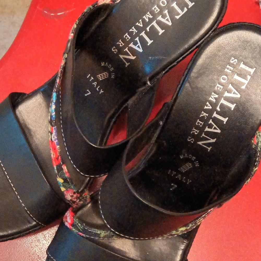 Italian Shoemakers Black Sandals with Floral Accents
